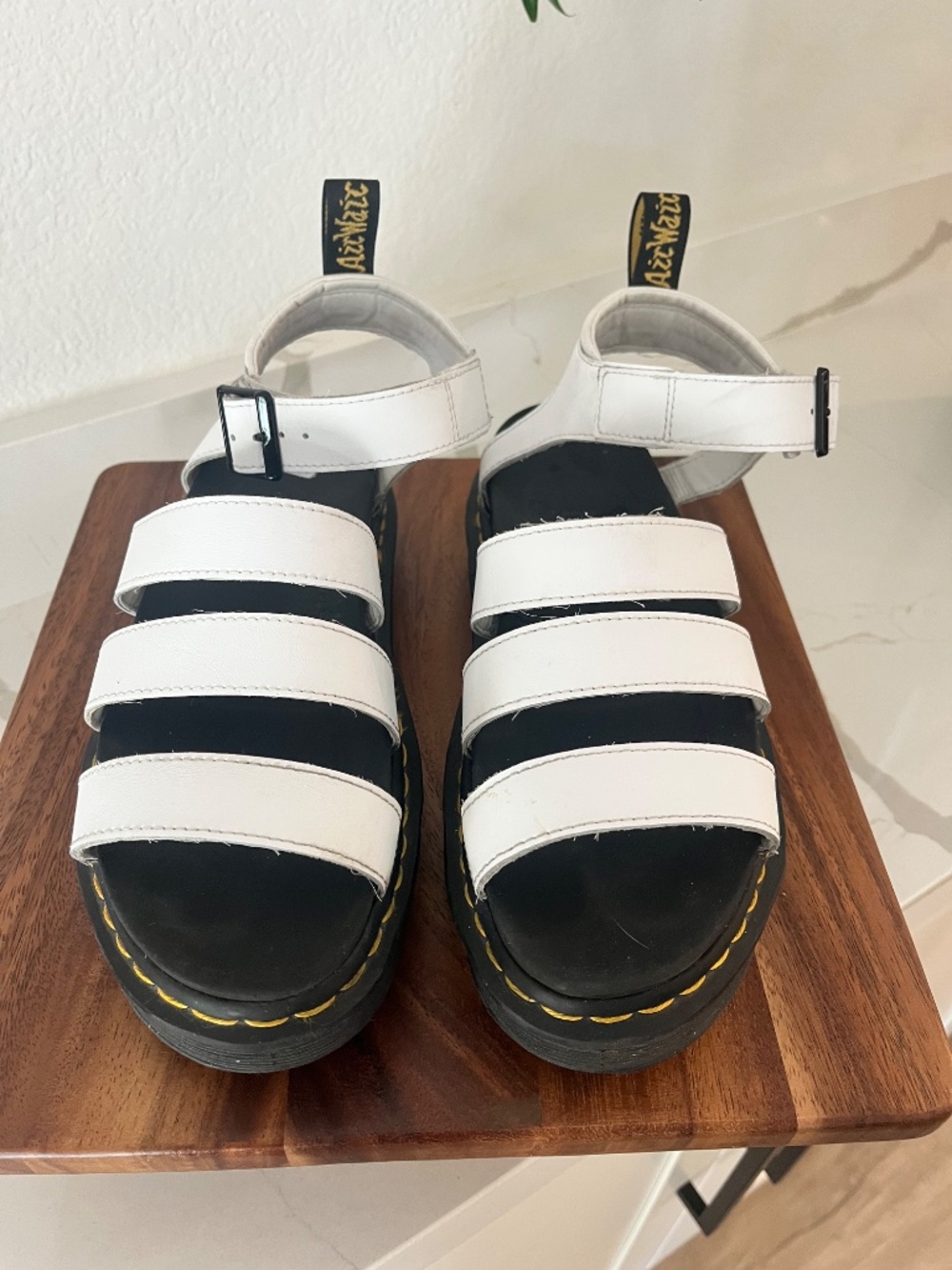 Dr. Martens Blaire white leather sandals size 9 US (7 UK) (41 EU) - Picture 4 of 4